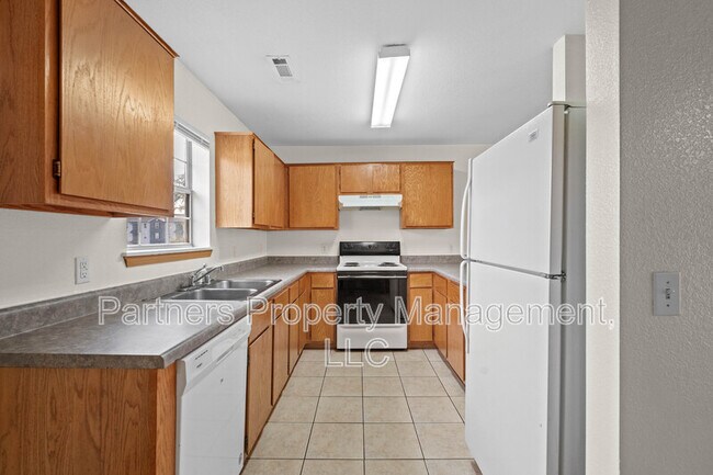 Building Photo - 858 S Curtis Ave