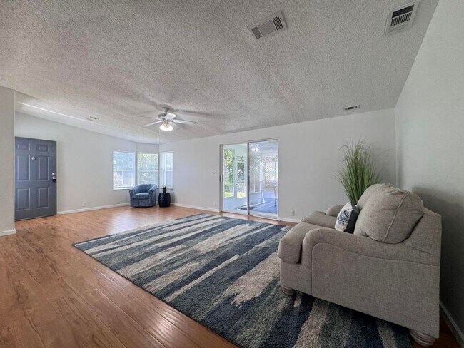 Foto del edificio - 2/2 in Plantation Oaks