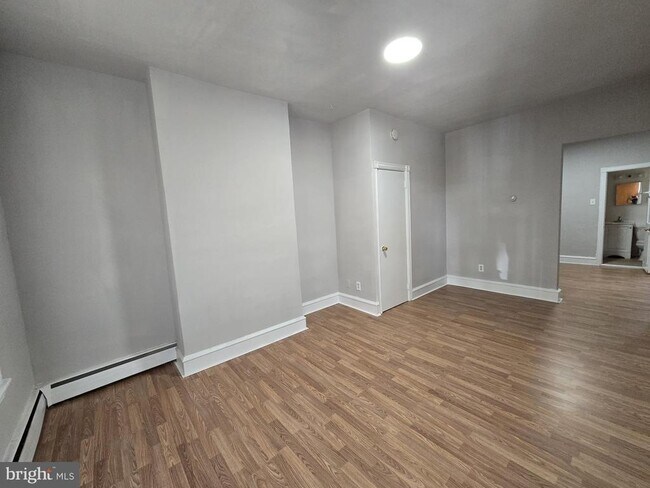 Foto del edificio - 5709 Leonard St