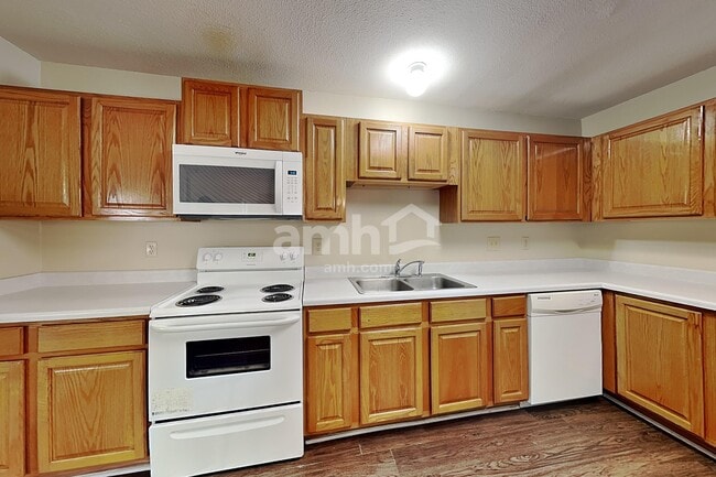 Building Photo - 4611 Camas