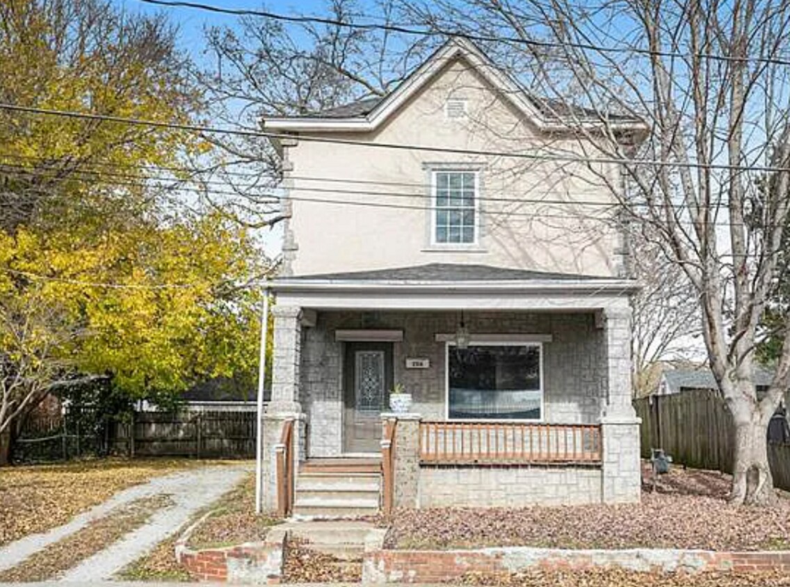 Primary Photo - Gorgeous 1890's Home