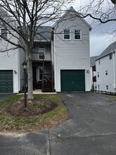 Building Photo - 634 W 2nd St