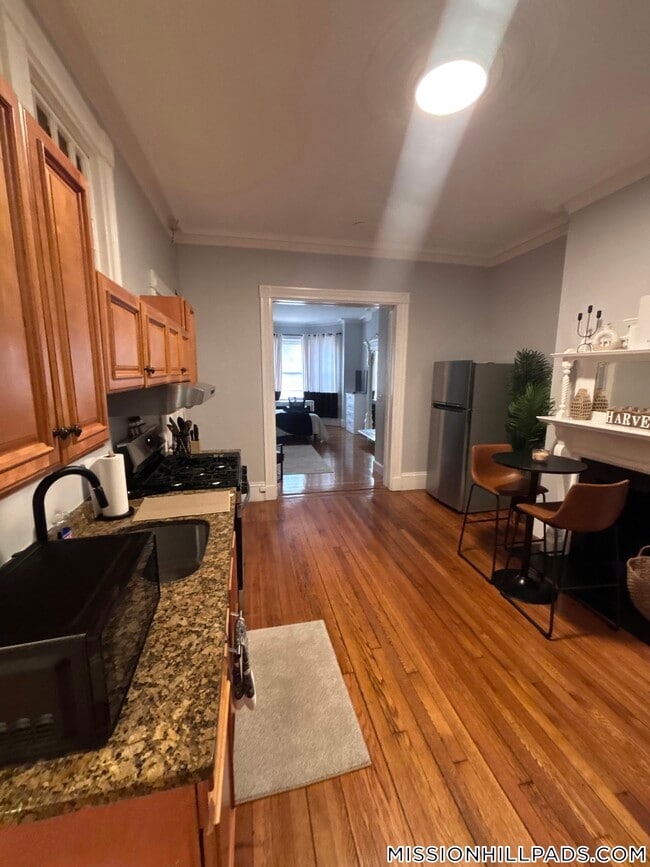 Building Photo - 252 Warren St