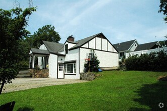 Building Photo - 20 Annadale St