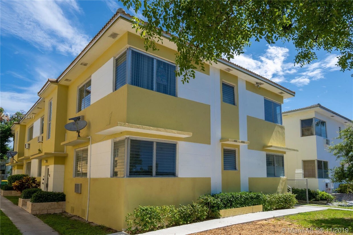 Foto principal - 951 Bay Dr