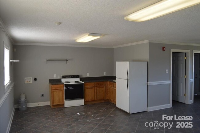 Foto del edificio - 2166 Old Mountain Rd