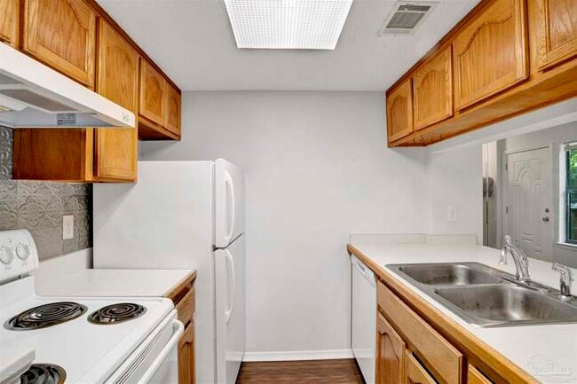 Building Photo - 458 E Burgess Rd