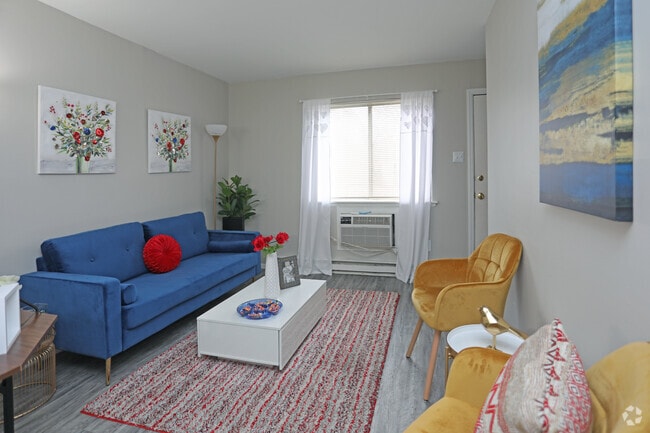 Building Photo - The Heights