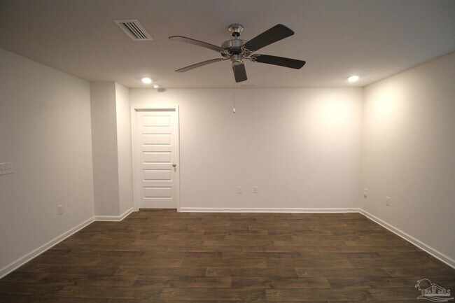 Foto del edificio - 7408 Oak Lake Blvd