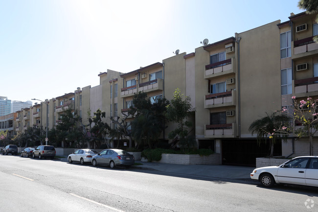 Building Photo - Oxford House Apartments