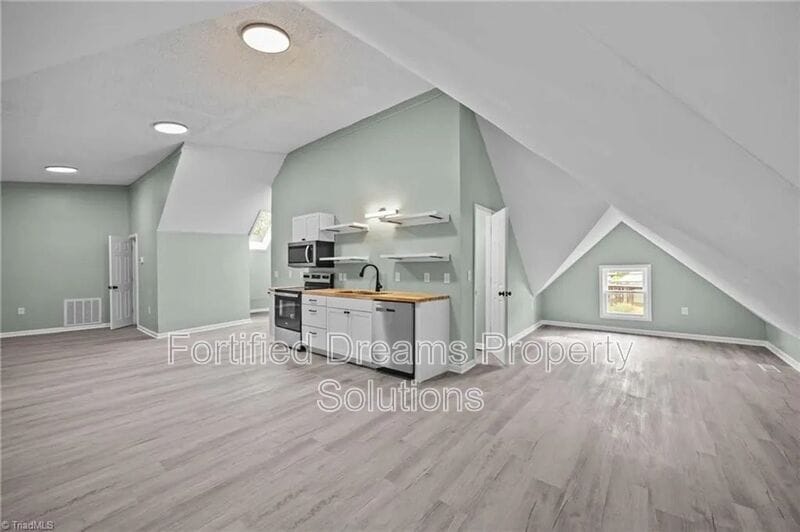 Foto principal - 608 Montgomery St