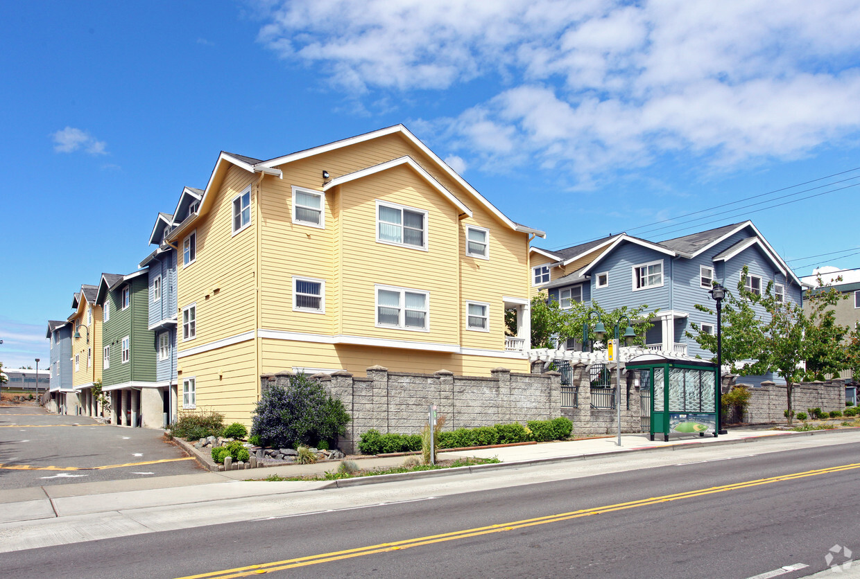 Foto principal - Denice Hunt Townhomes