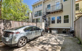 Building Photo - 4122 5th St NW