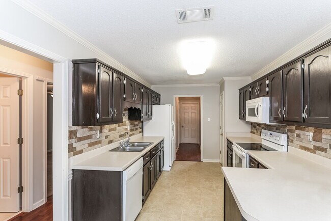 Foto del edificio - 661 Shelley Renee Ln