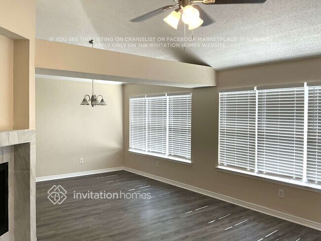 Foto del edificio - 1610 Autumn Breeze Ln