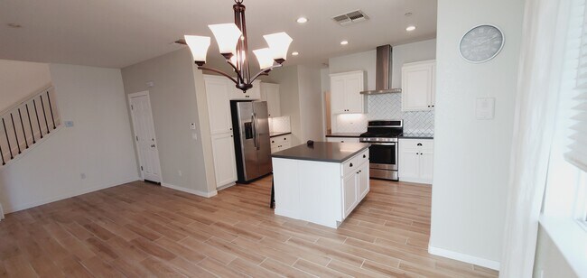 Building Photo - 1806 Yellowwood Ave