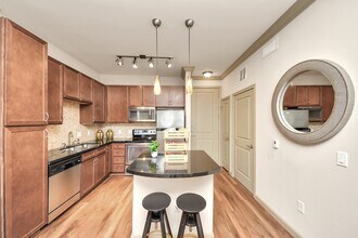 Building Photo - 6363 San Felipe St