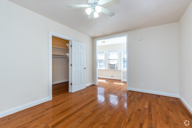 Studio - 420SF - Miramar Apartments