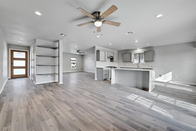 Building Photo - 4905 Carsonhill Dr
