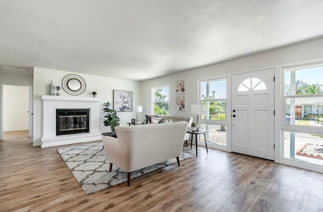 Building Photo - 4445 Hedionda Ct