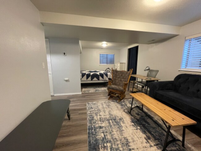 Foto del edificio - 250 Medford Dr