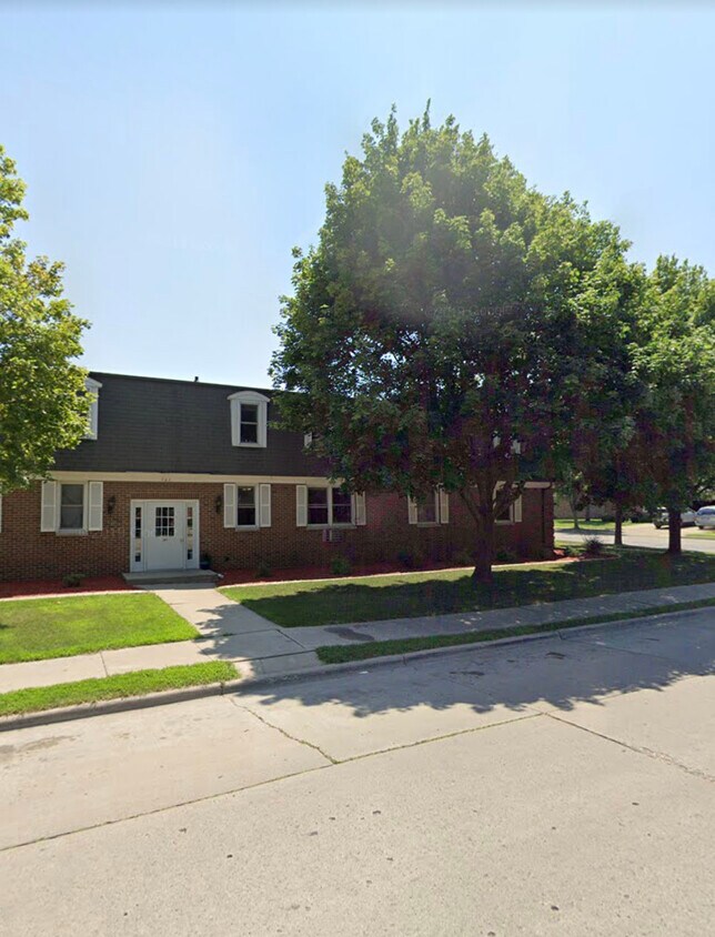 Primary Photo - 761 Abrams St