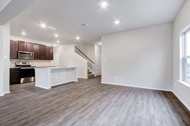 Building Photo - Spacious Bella Vista Home with Office and ...