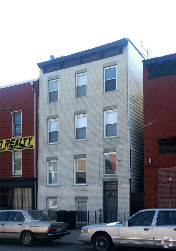 Primary Photo - 163 Roebling St