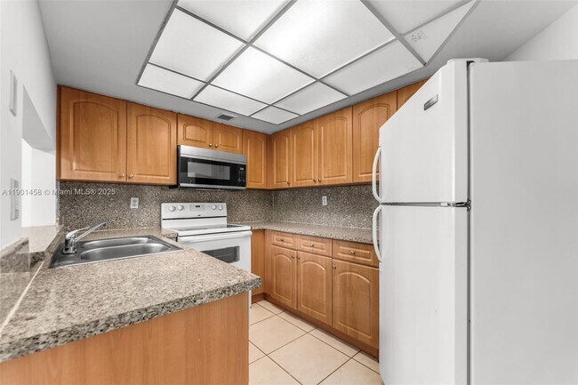 Foto del edificio - 8335 SW 152nd Ave