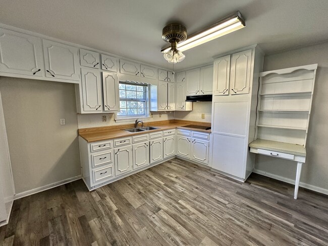 Foto del edificio - 2805 2nd Pl NW