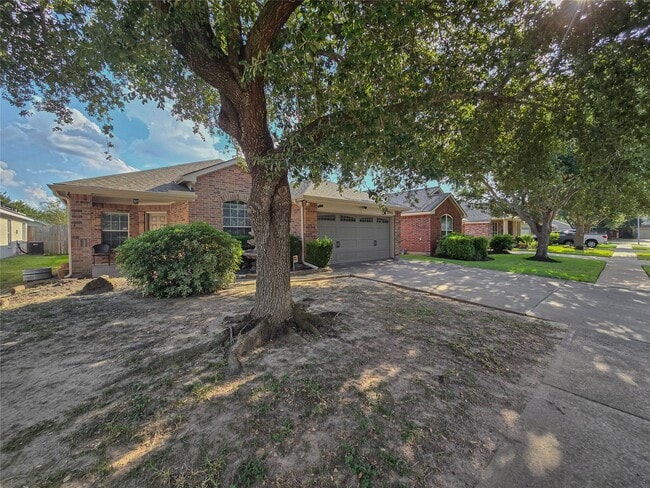 Building Photo - 17915 Landing Pines Trail