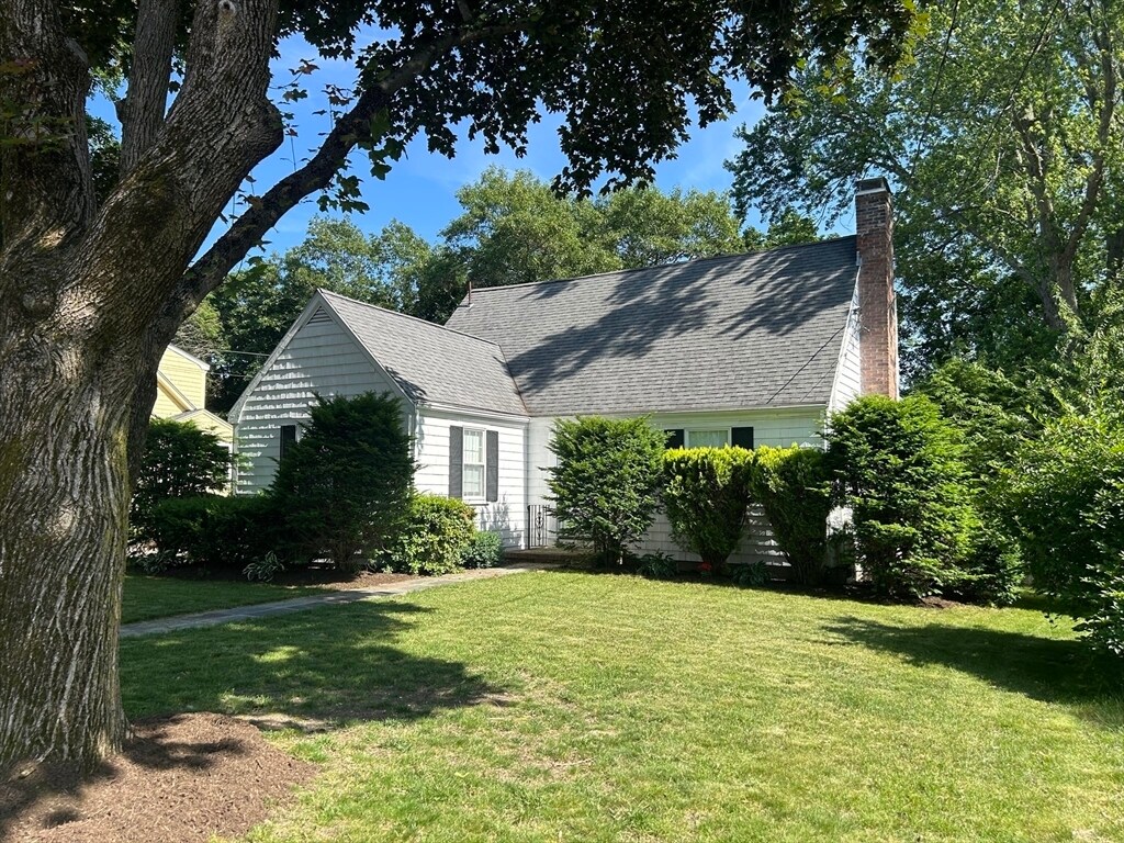 Primary Photo - 40 Grosvenor Rd