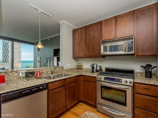 Foto del edificio - 450 E Waterside Dr