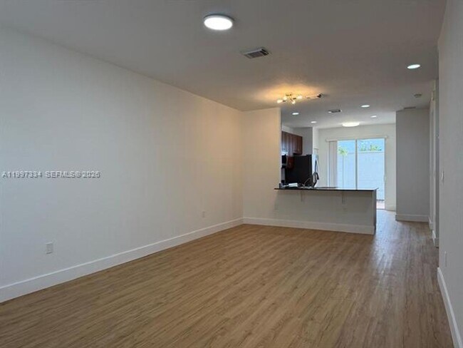 Building Photo - 14934 SW 41st Ln
