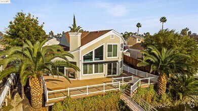 Building Photo - 4730 Spinnaker Way
