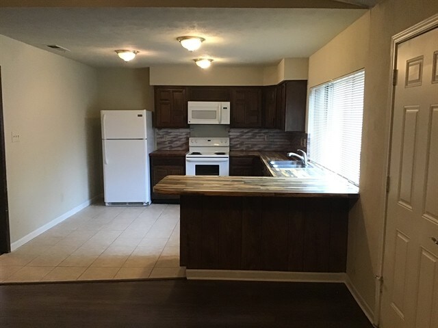 Foto del edificio - 7717 Bermejo Rd