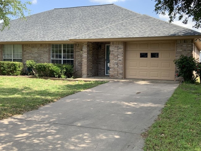 Building Photo - 314 Wedgewood Dr
