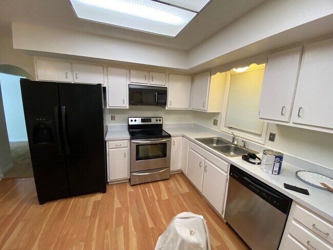 Building Photo - 6628 N Tuxedo Ln