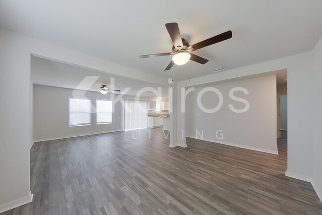 Building Photo - 1835 Nelson Rd N
