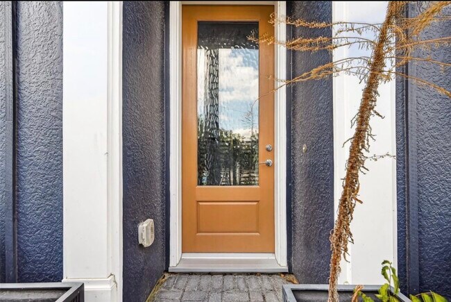 Foto del edificio - 815 Bringhurst St