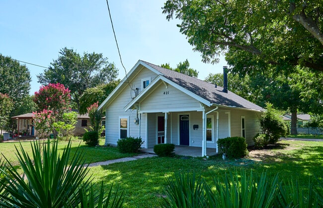 Building Photo - 401 S Ebrite St