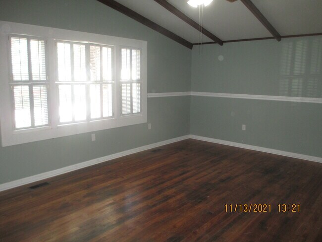 Building Photo - 806 Crawford Ave