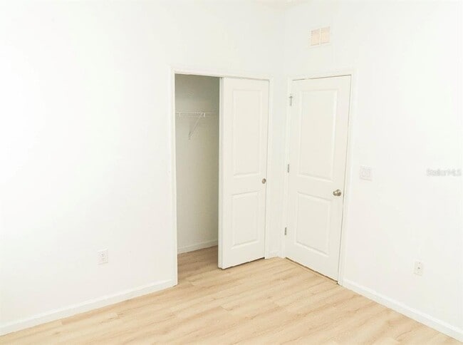 Building Photo - 445 Silver Palm Dr