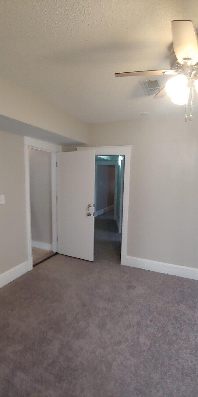 Building Photo - 2702 Peery Ave