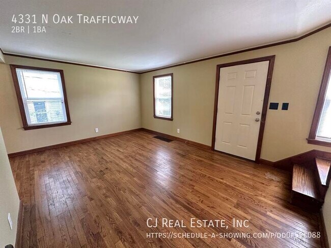 Foto del edificio - 4331 N Oak Trafficway