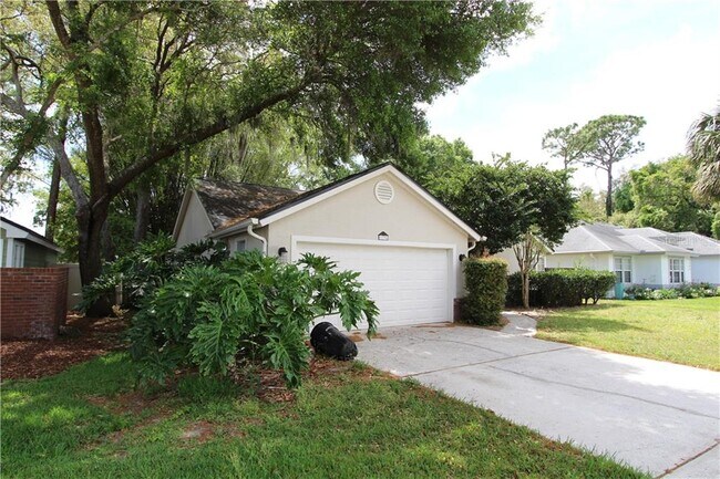 Building Photo - 1338 Sassafras Ave