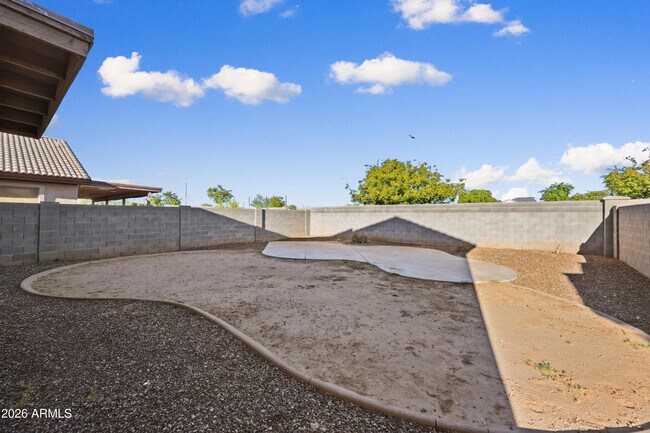 Foto del edificio - 5613 S 51st Dr
