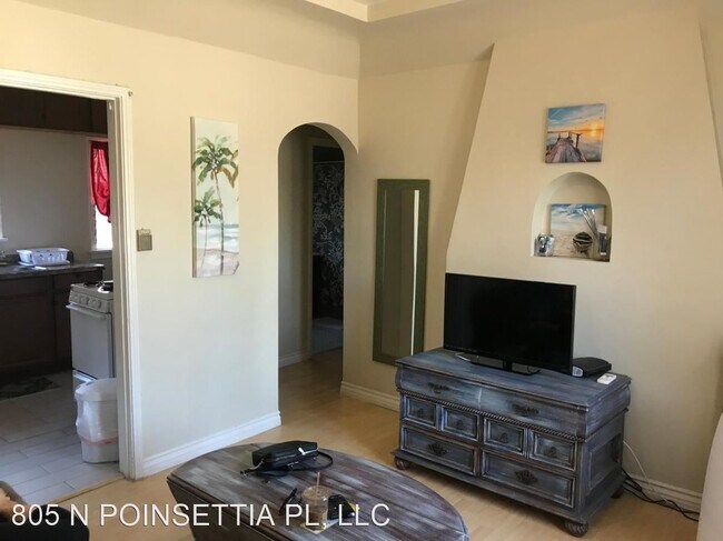 Foto del edificio - 805-807 N Poinsettia Pl