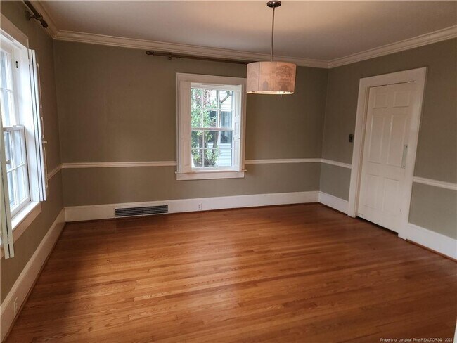 Building Photo - 123 Devane St