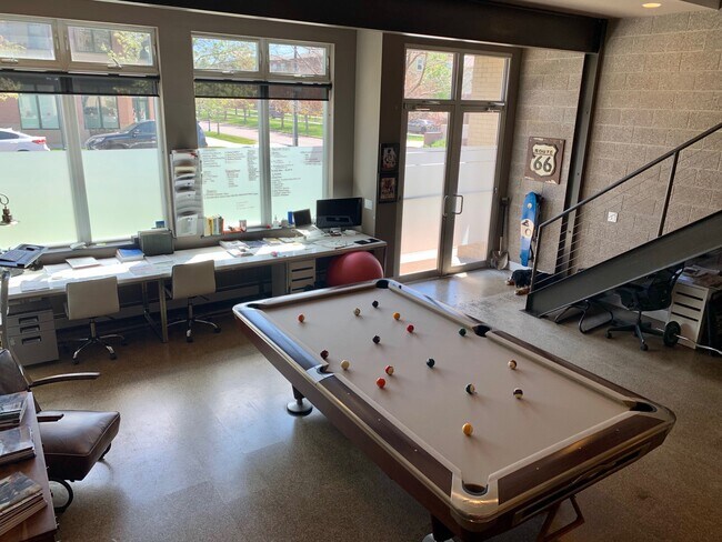 Espacio flexible/de trabajo en la primera planta - 11853 Bradburn Blvd